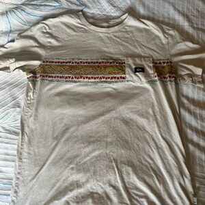 Quiksilver Cream and Red Patterned Men's Tee